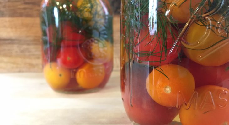 Tomates cereja em conserva